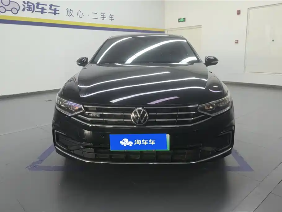 Volkswagen Magotan GTE PHEV 2023 — фото 2