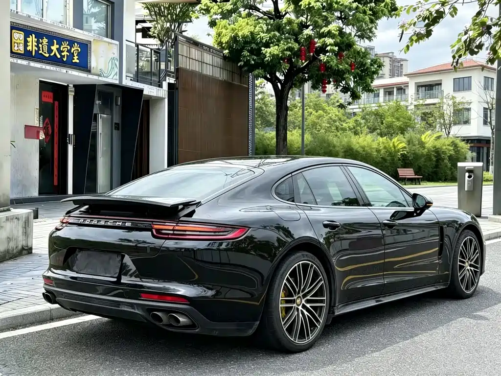 Porsche Panamera 2017 — фото 9