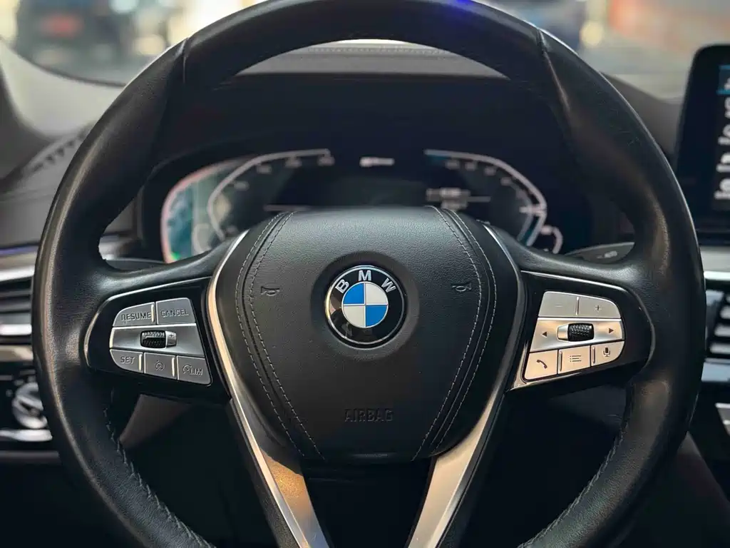 BMW 5 Series New Energy 2021 — фото 12