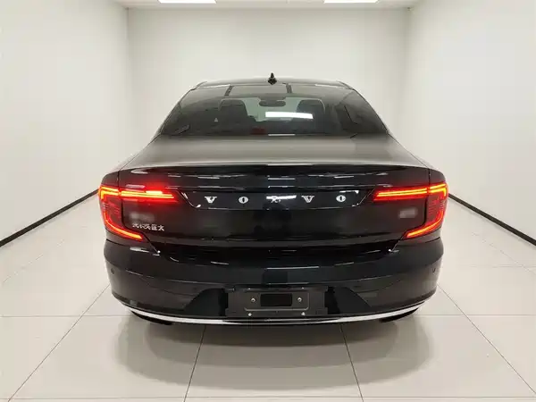 Volvo S90 2023