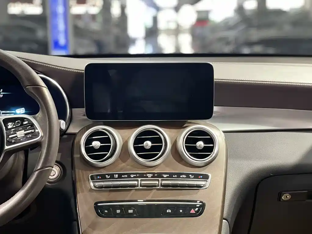Mercedes-Benz GLC 2023 — фото 19