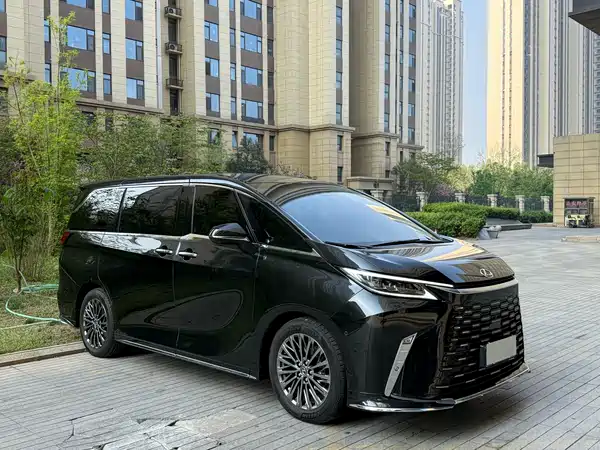Lexus LM 2023