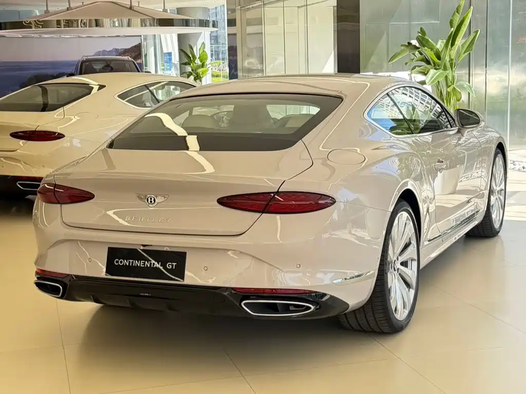 Bentley Continental PHEV — фото 8