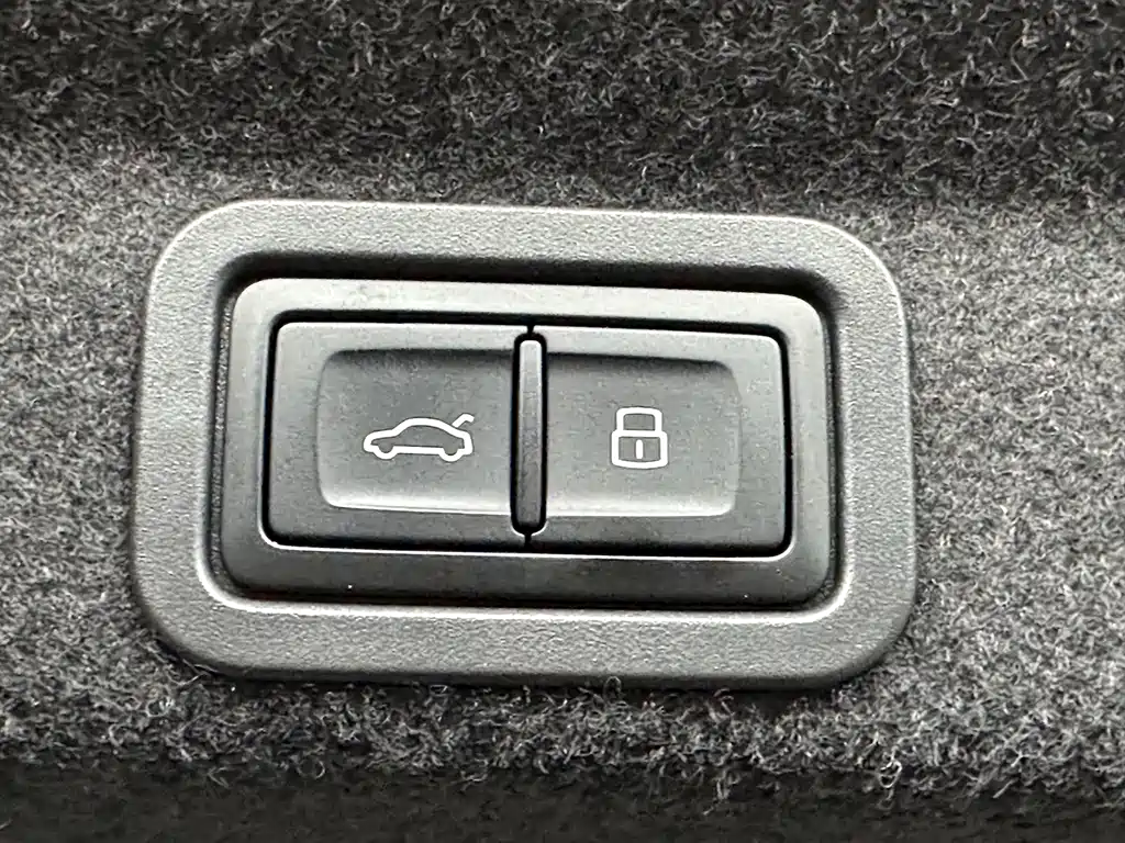 Audi A6L 2023 — фото 30
