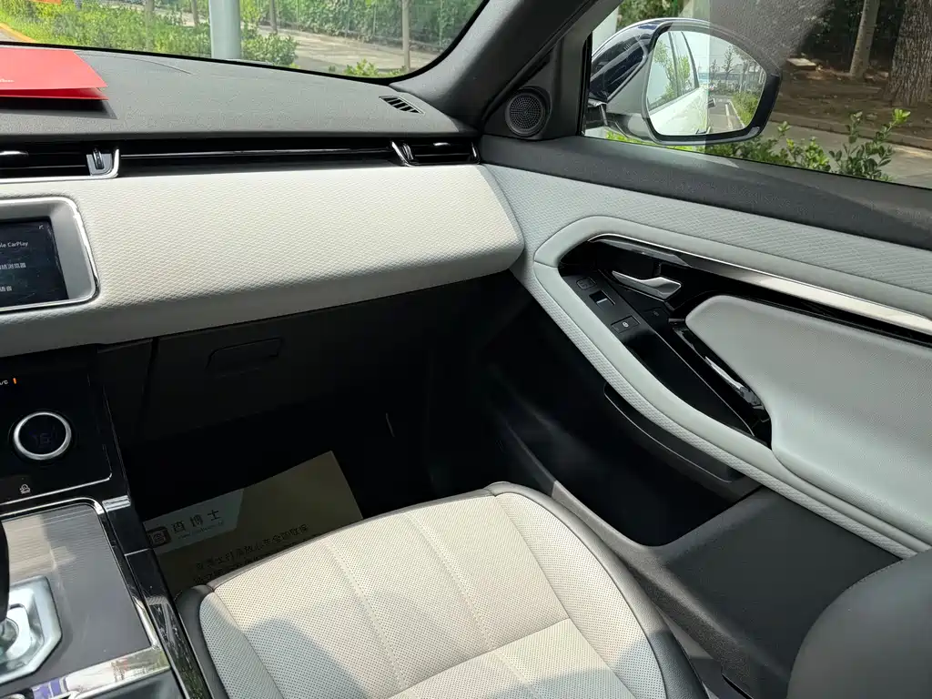 Land Rover Evoque 2021 — фото 10