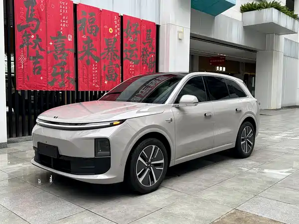 Li Auto L6 2025