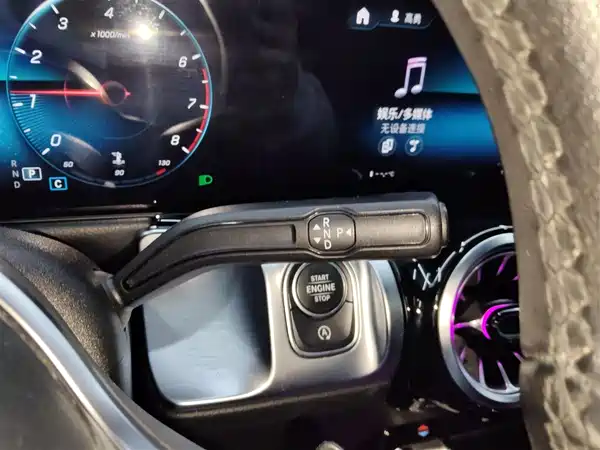 Mercedes-Benz GLB 2021
