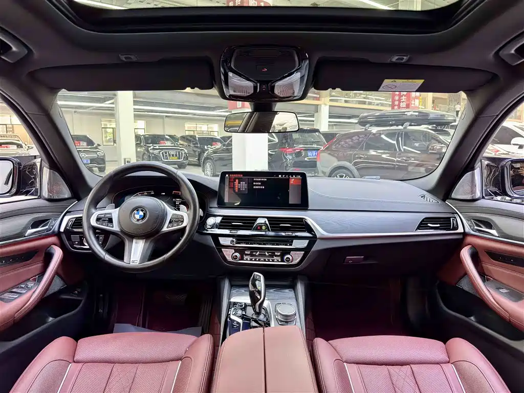 BMW 5 Series 2021 — фото 10