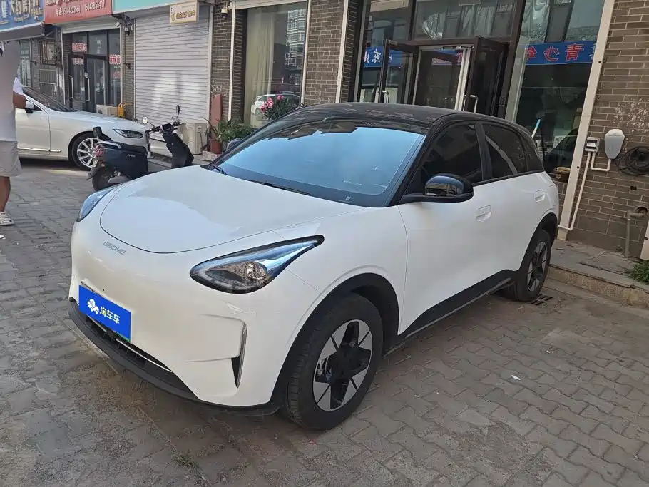 Geely Galaxy Starwish 2025 — фото 1