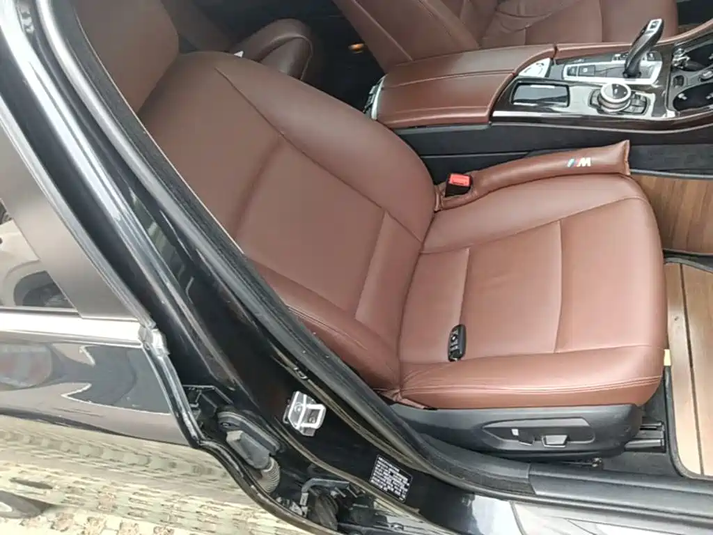 BMW 5 Series 2016 — фото 25