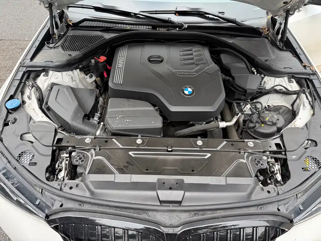 BMW 3 Series 2023 — фото 16