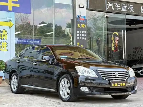 Toyota Crown 2010
