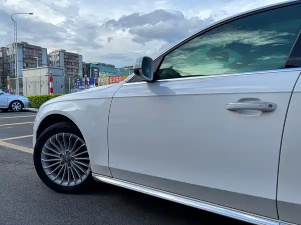 Audi A4L 2015