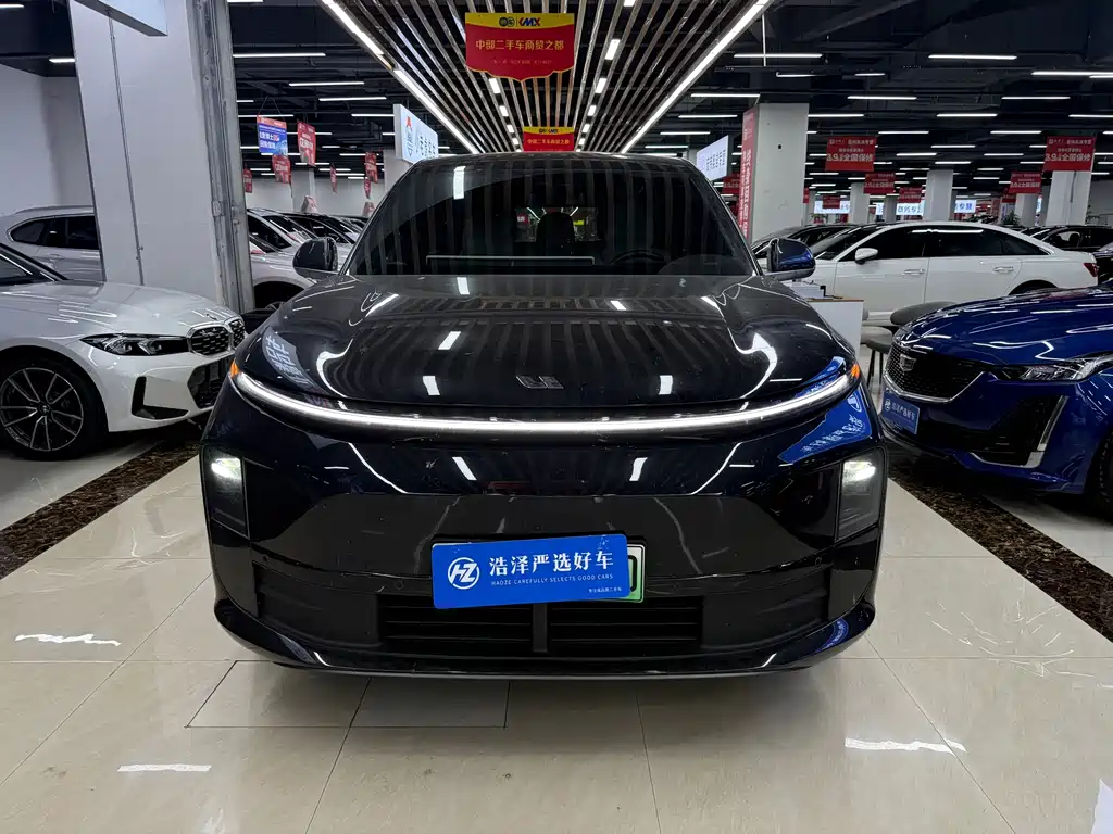 Li Auto Li L6 2025