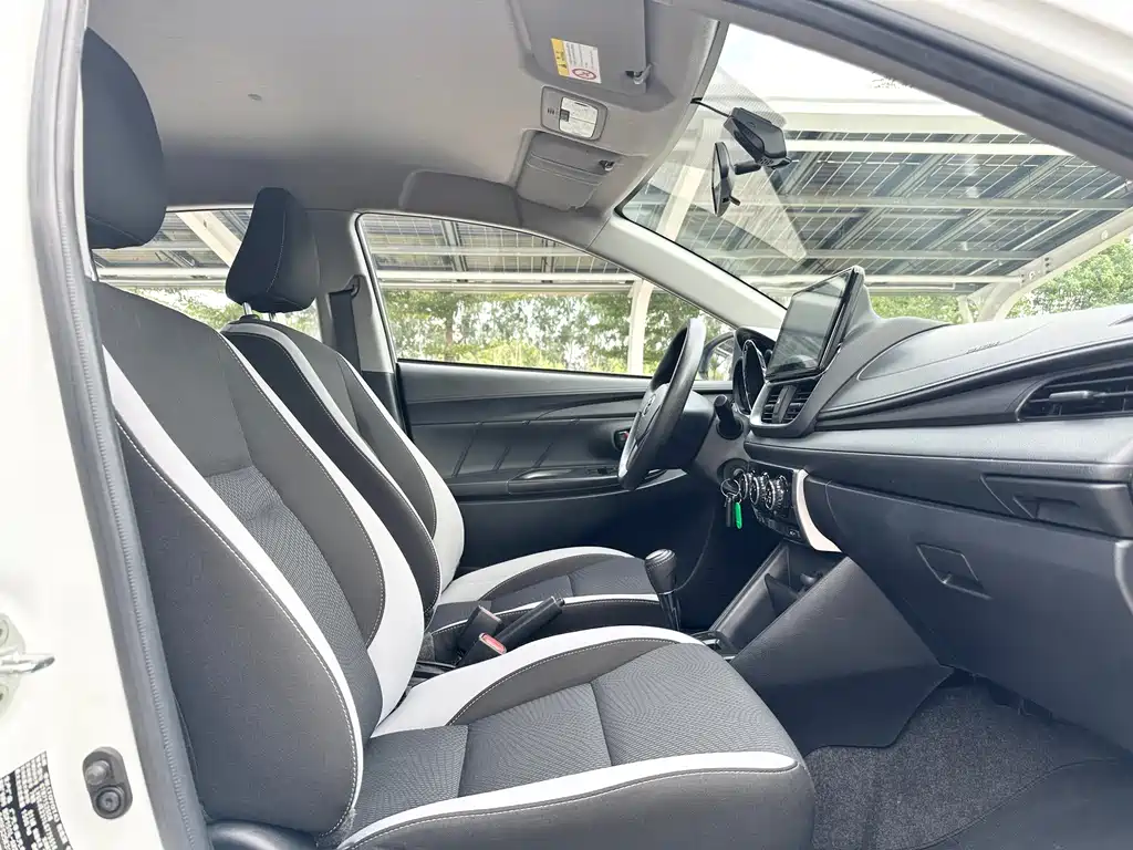 Toyota Yaris L 2020 — фото 13