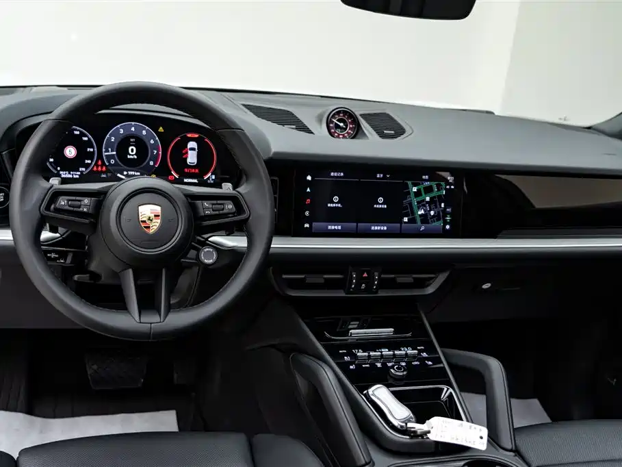Porsche Cayenne 2024 — фото 11