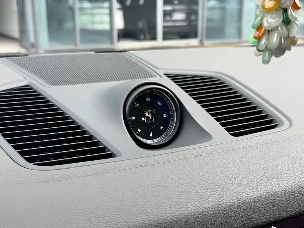 Porsche Cayenne 2021 — фото 19