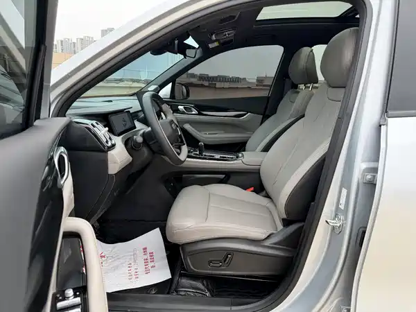 Geely Boyue L 2025