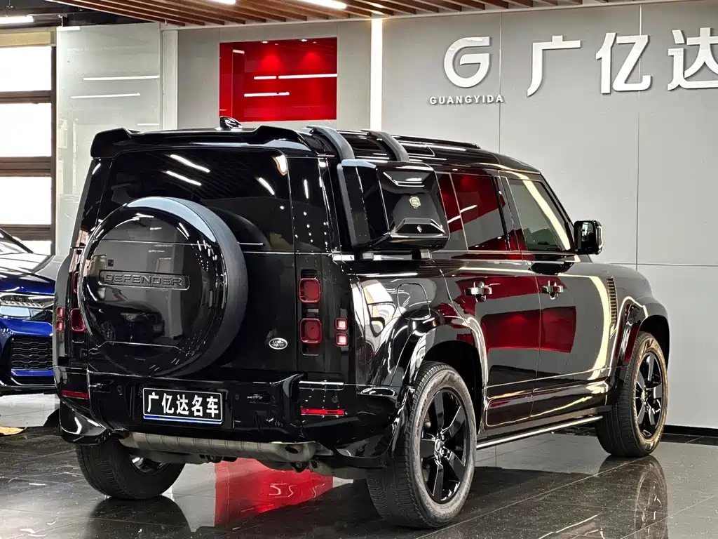 Land Rover Defender 2022 — фото 23