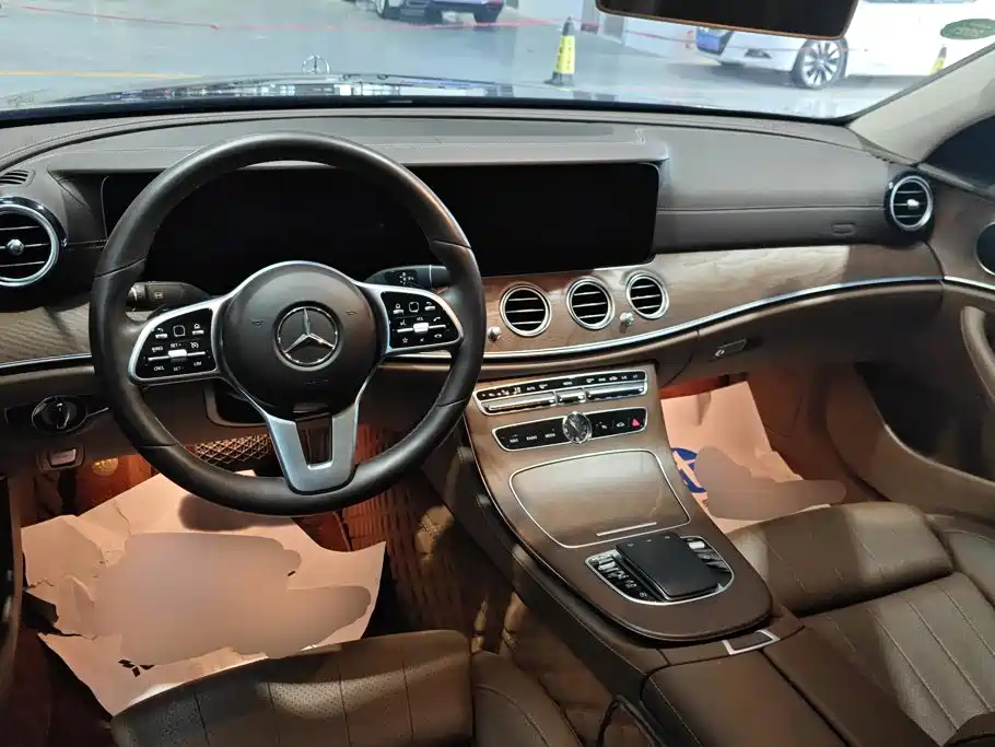 Mercedes-Benz E-Class 2019 — фото 12