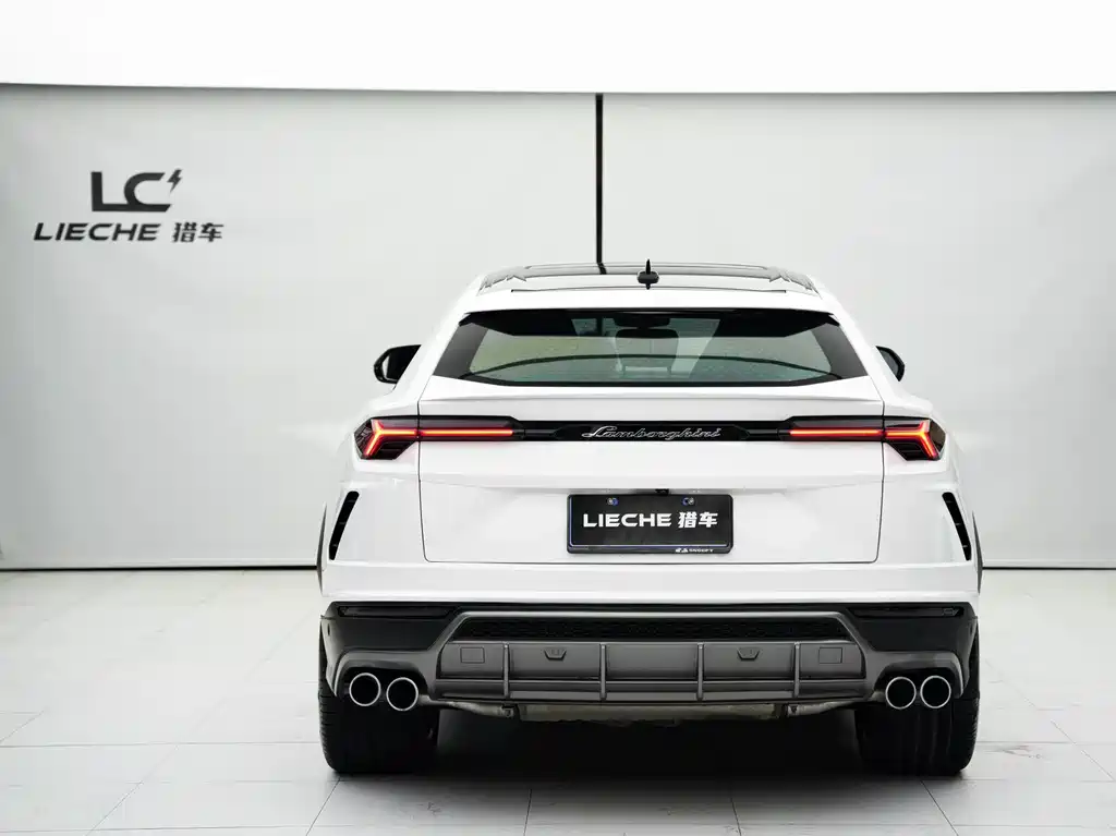 Lamborghini Urus 2019 — фото 18