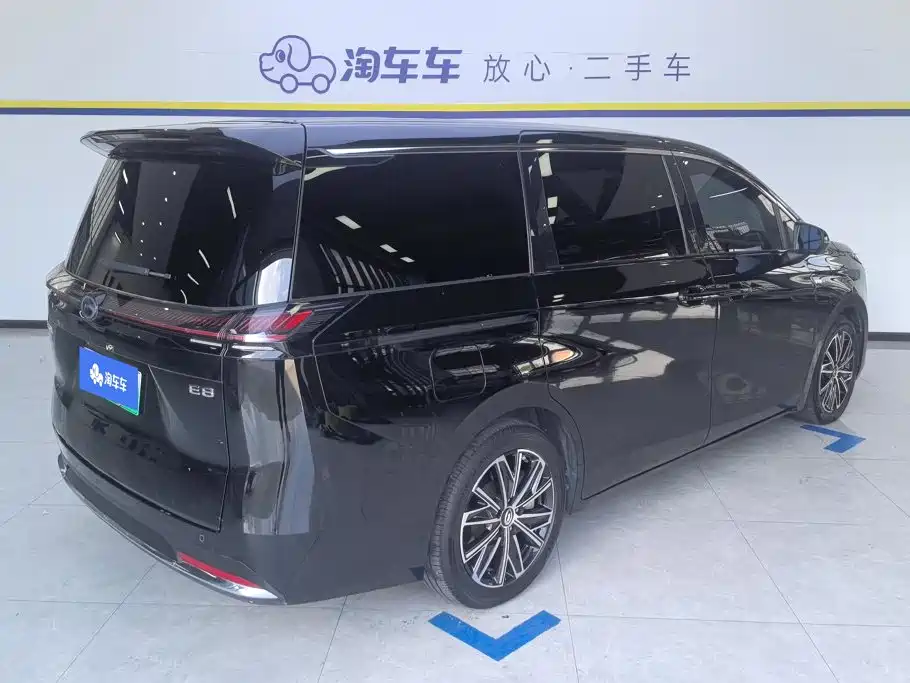 GAC Trumpchi E8 PHEV 2024 — фото 3