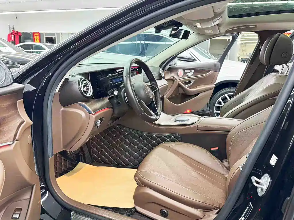 Mercedes-Benz E-Class 2023