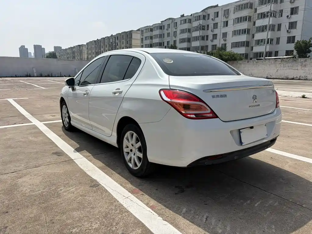 Peugeot 308 2016 — фото 12