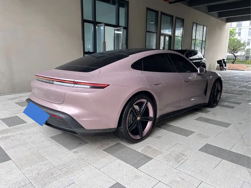 Porsche Taycan 2020 — фото 16
