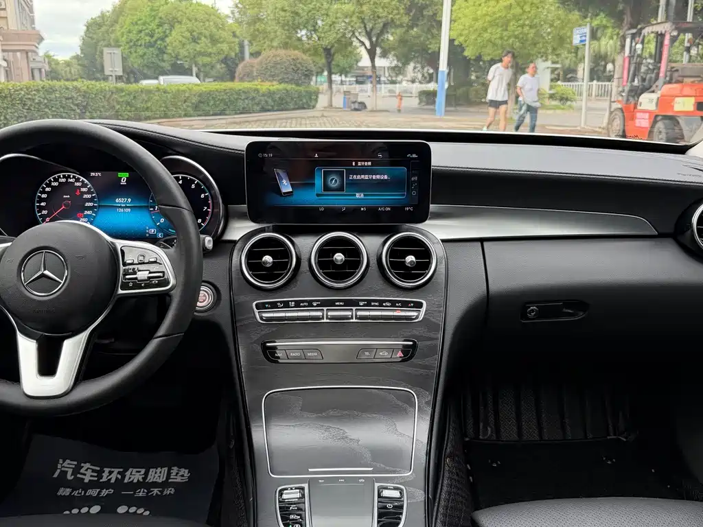 Mercedes-Benz C-Class 2019 — фото 19