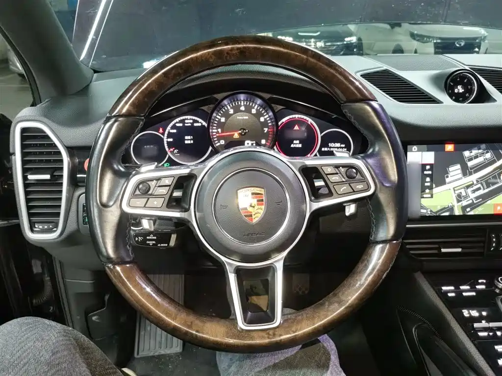 Porsche Cayenne 2018 — фото 7