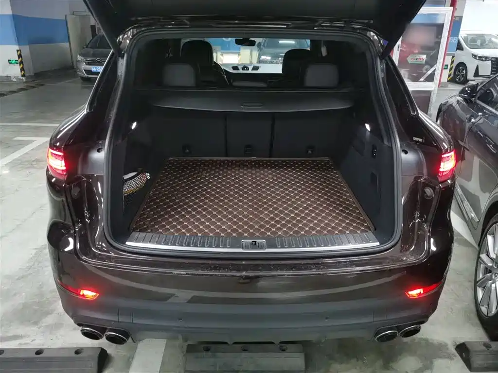 Porsche Cayenne 2018 — фото 15