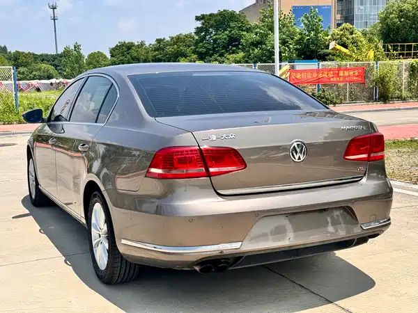 Volkswagen Magotan 2016