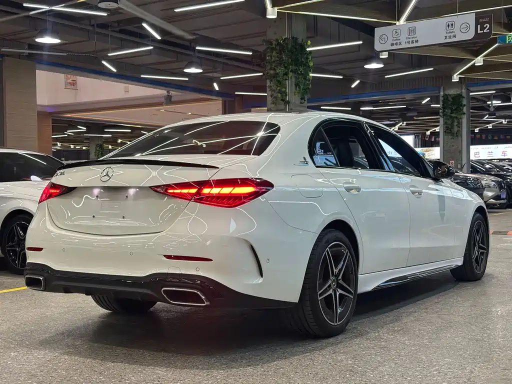 Mercedes-Benz C-Class 2023 — фото 4