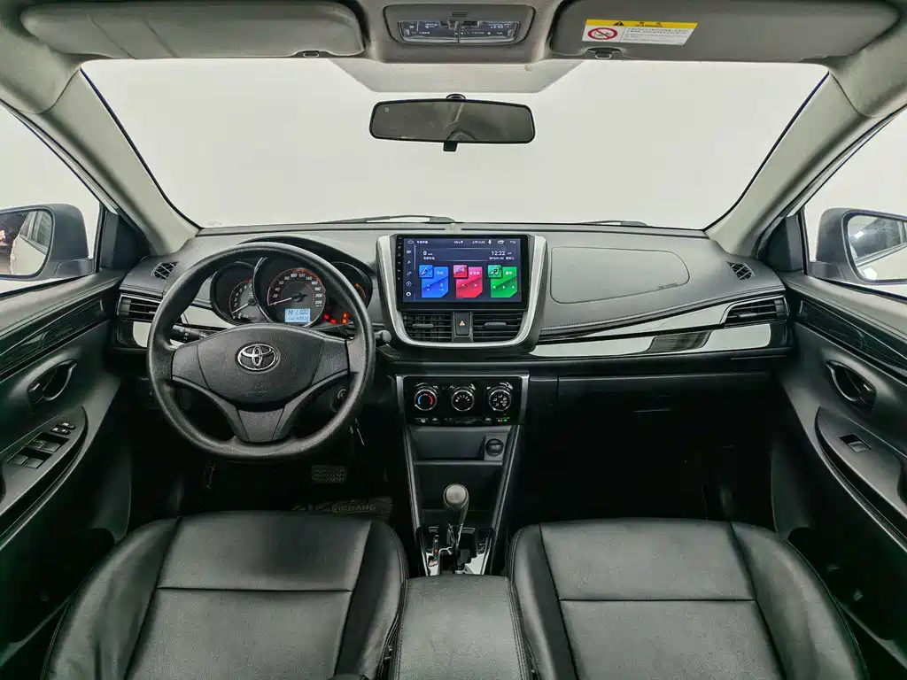 Toyota Yaris L 2020 — фото 14