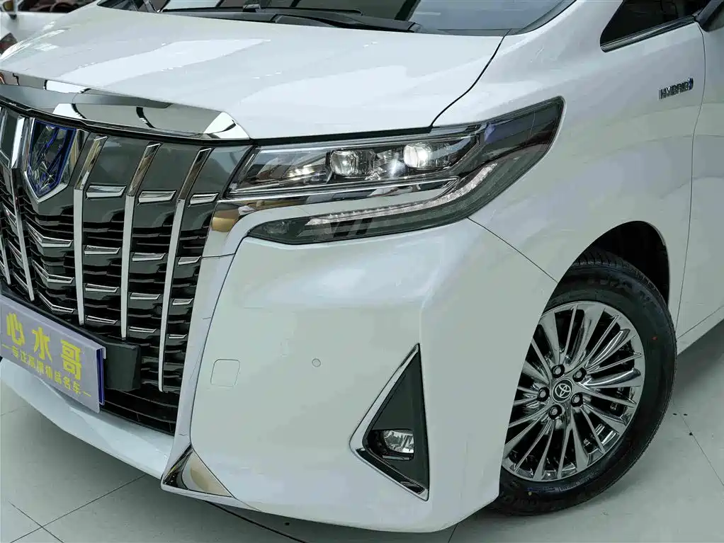 Toyota Alphard 2022 — фото 20