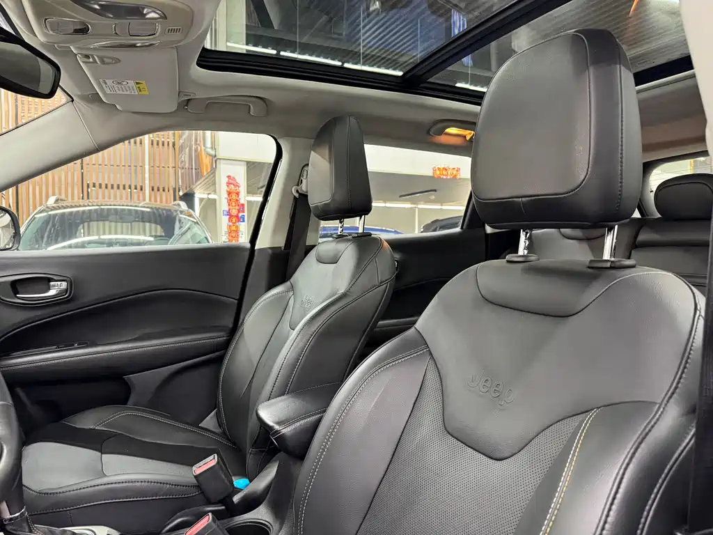 Jeep Compass 2019 — фото 8