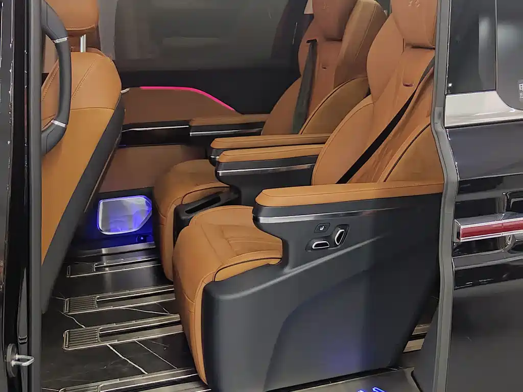 Hongqi HQ9 2023