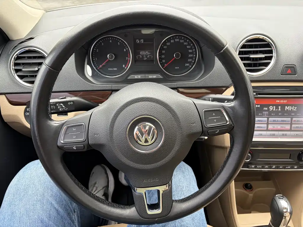Volkswagen Jetta 2015 — фото 17