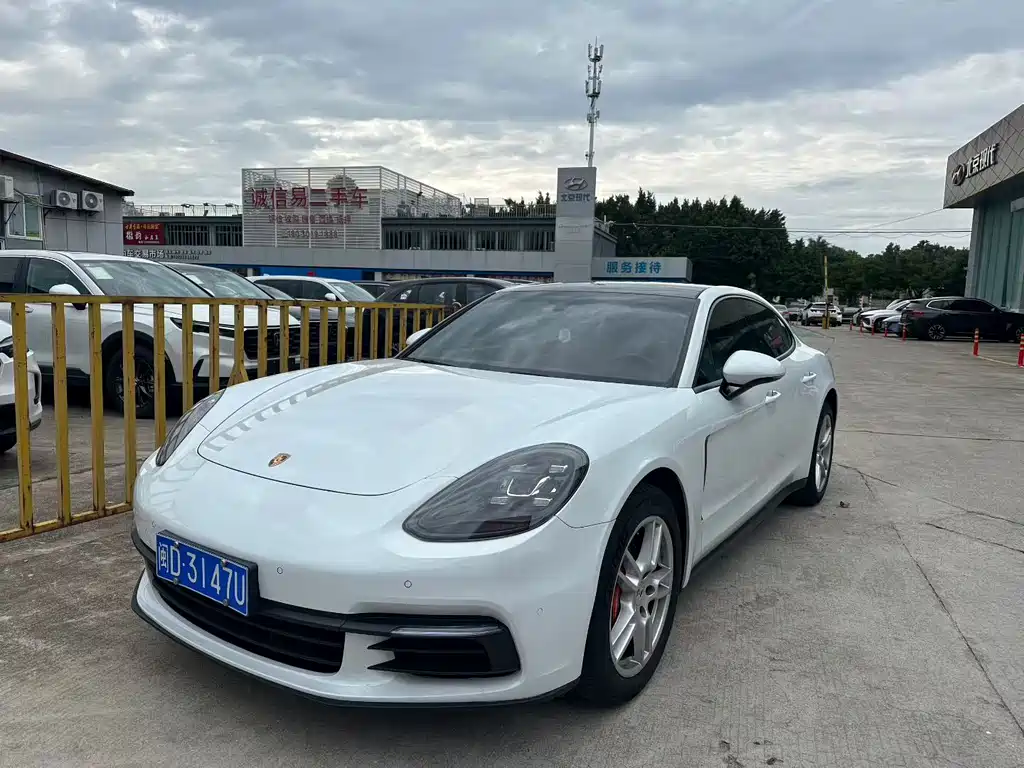 Porsche Panamera 2017 — фото 1