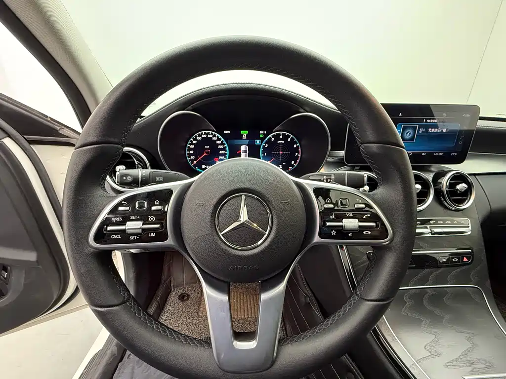 Mercedes-Benz C-Class 2019 — фото 9