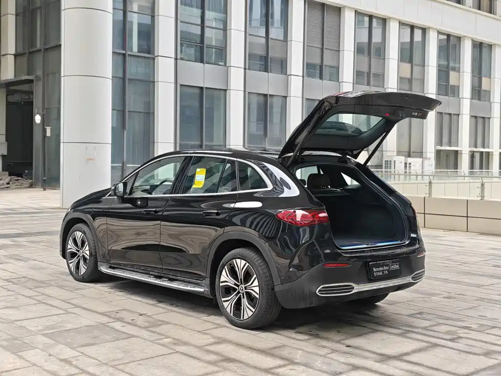 Mercedes-Benz EQE SUV 2025