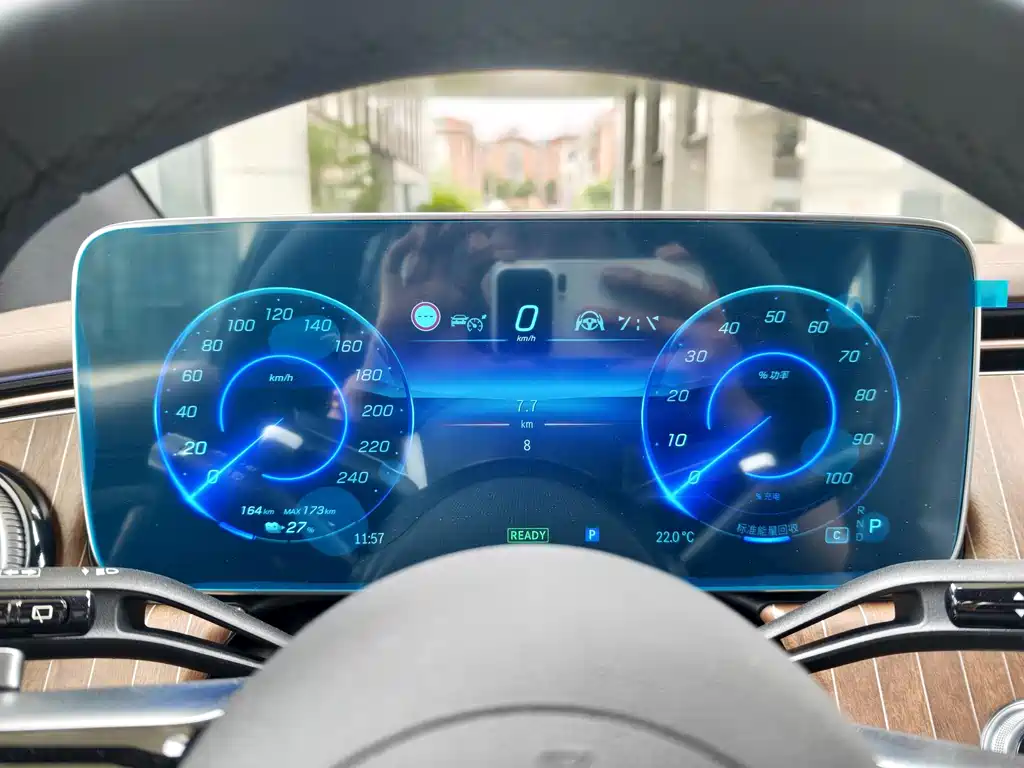 Mercedes-Benz EQE SUV 2025 — фото 17