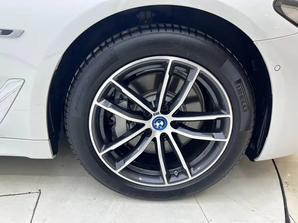 BMW 5 Series New Energy 2022 — фото 17