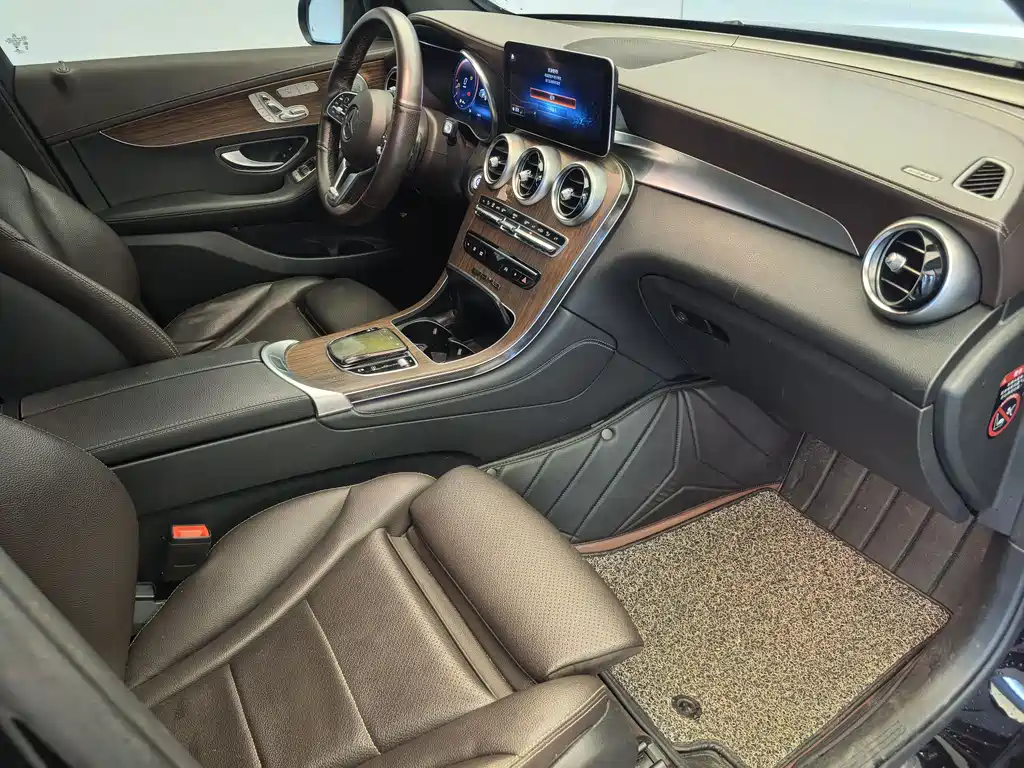 Mercedes-Benz GLC 2021