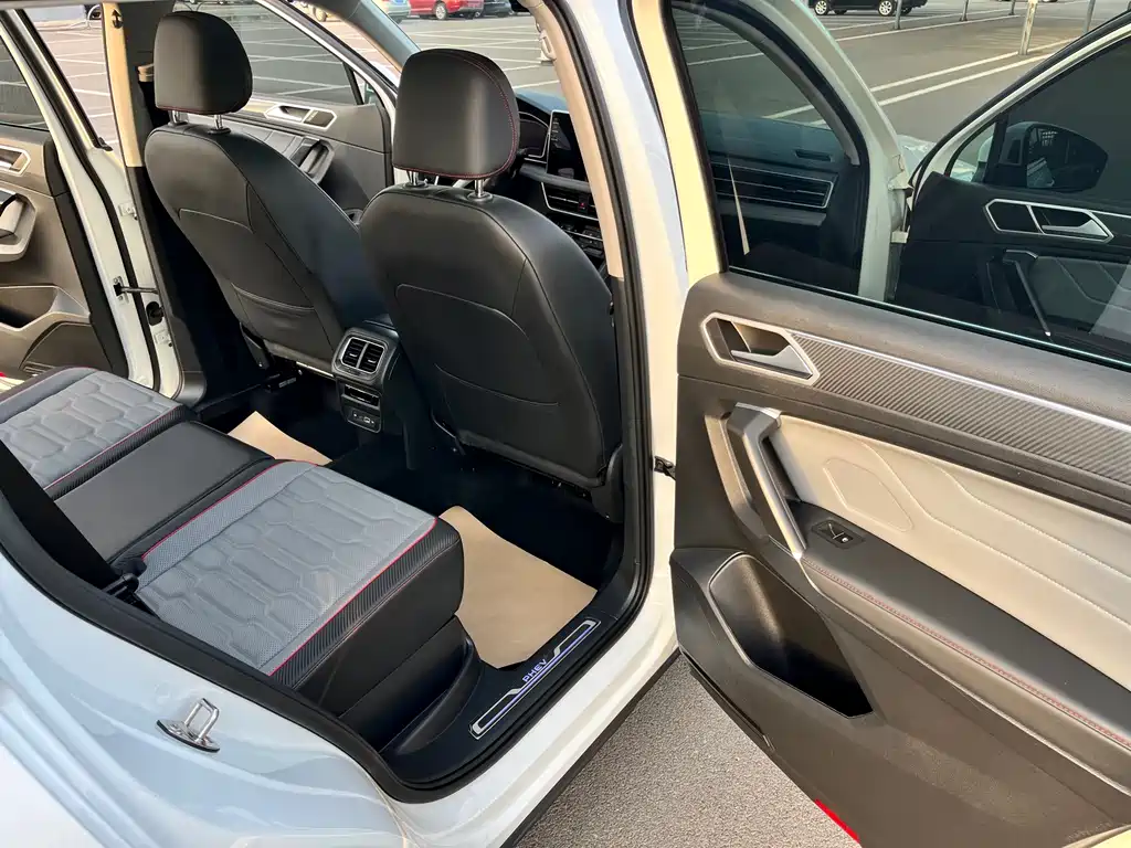 Volkswagen Tiguan L New Energy 2023 — фото 12