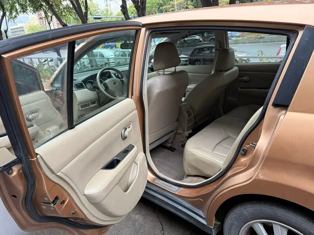 Nissan Tiida 2009