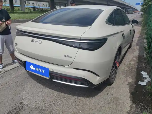 BYD Seal 07 DM-i 2024