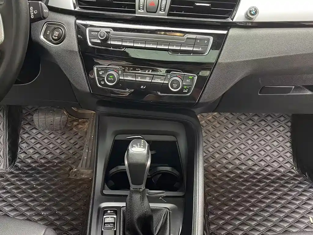 BMW X1 2018 — фото 16