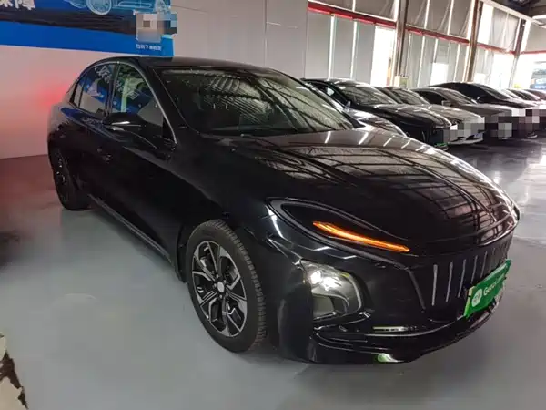 Hongqi E-QM5 2023